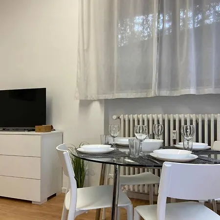 San Siro-city Life Elegant Apt W/ Private Tennis Apartment Milan