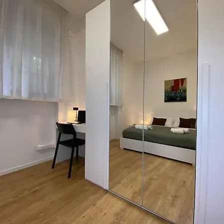 San Siro-city Life Elegant Apt W/ Private Tennis Apartment Milan