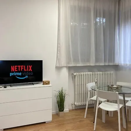 San Siro-city Life Elegant Apt W/ Private Tennis Appartement Milan